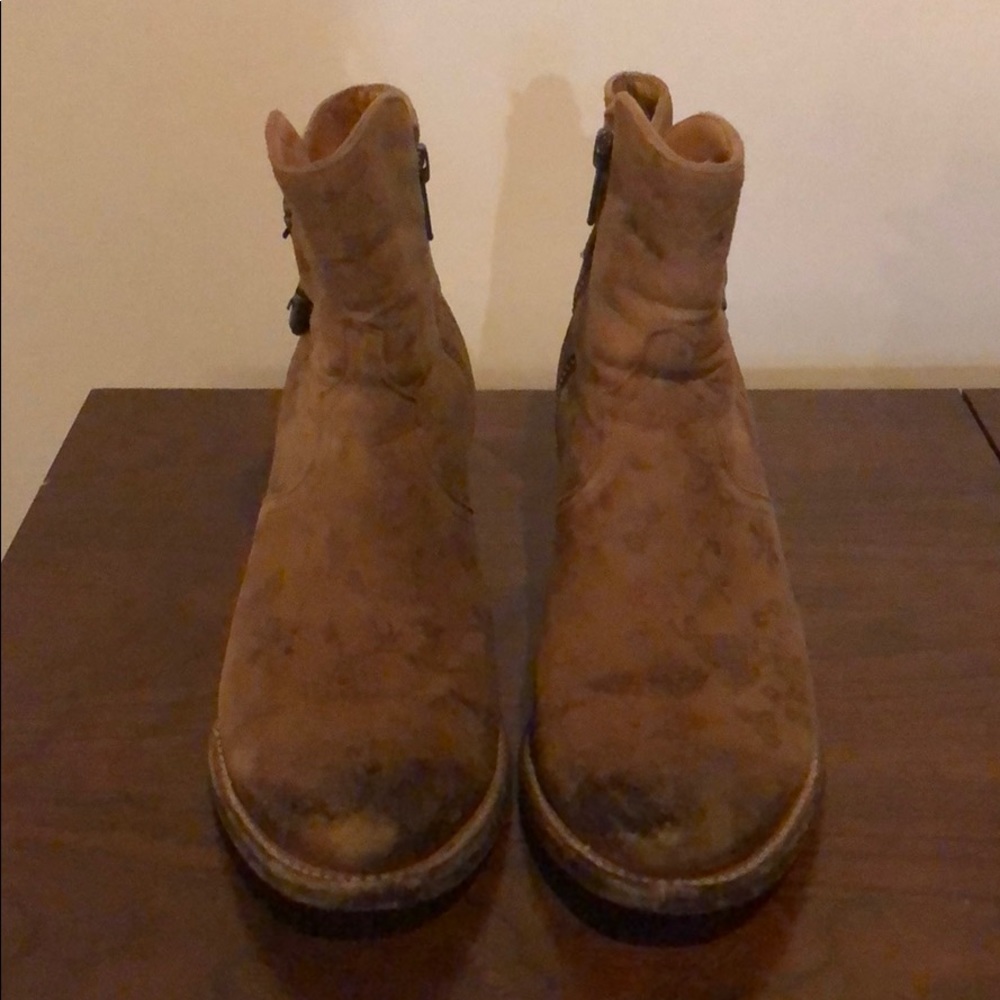 Women's Floral Embossed Western Ankle Boots - Taupe - Picture 8 of 10